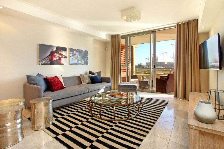 Photo 7 of Canal Quays Porto Vista accommodation in V&A Waterfront, Cape Town with 2 bedrooms and 2 bathrooms