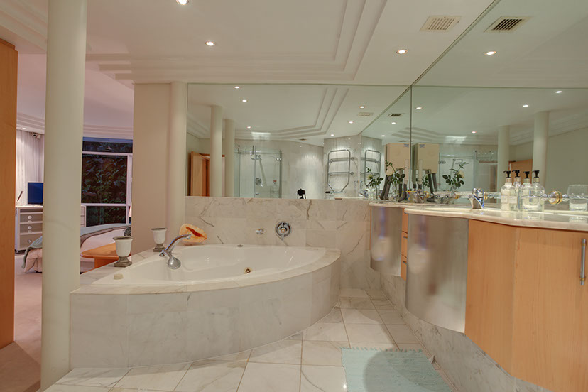 Photo 16 of Cap De Afrique accommodation in Clifton, Cape Town with 4 bedrooms and 2.5 bathrooms