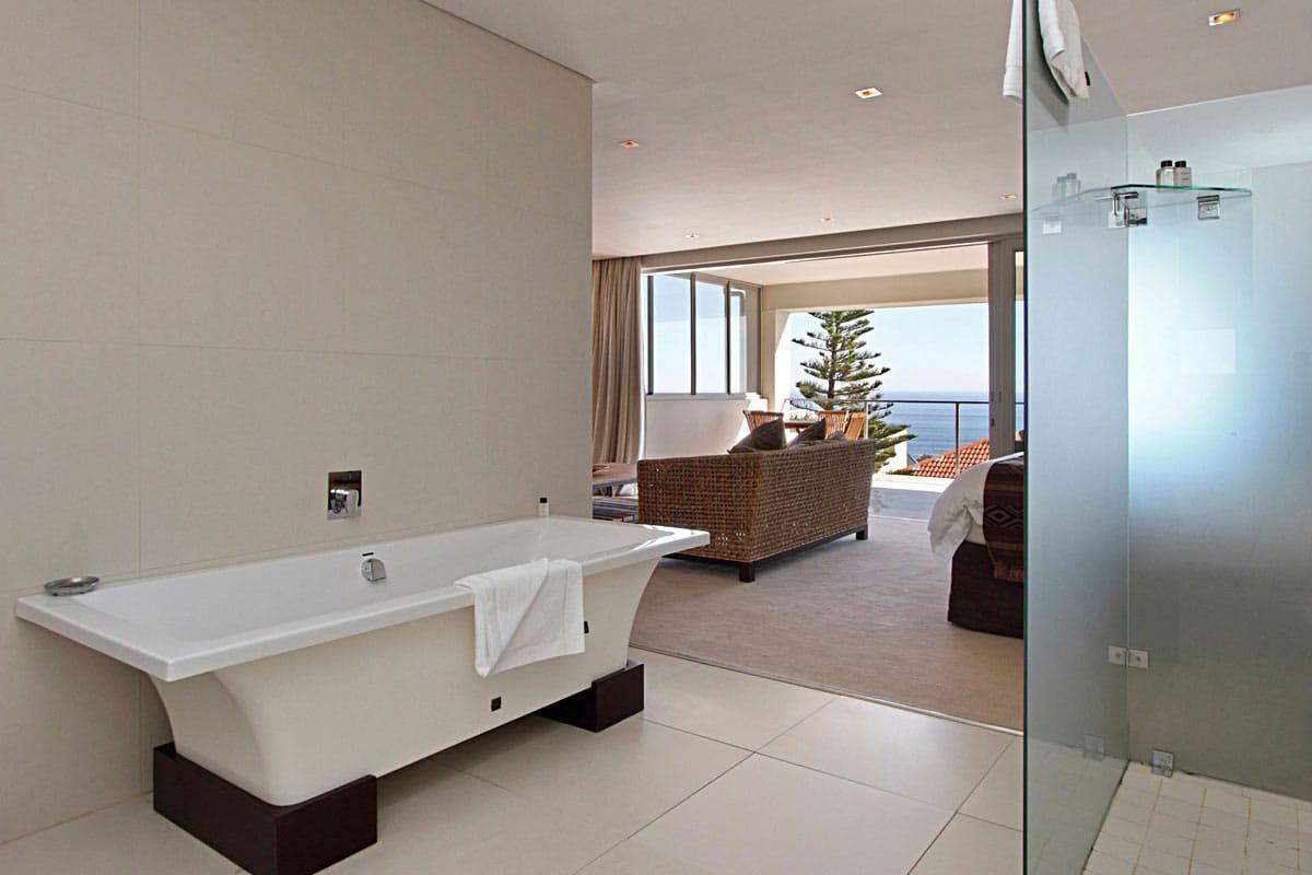 Photo 8 of Villa Blue accommodation in Camps Bay, Cape Town with 5 bedrooms and 5 bathrooms