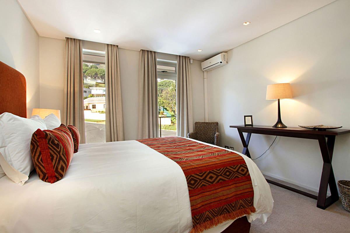 Photo 9 of Villa Blue accommodation in Camps Bay, Cape Town with 5 bedrooms and 5 bathrooms