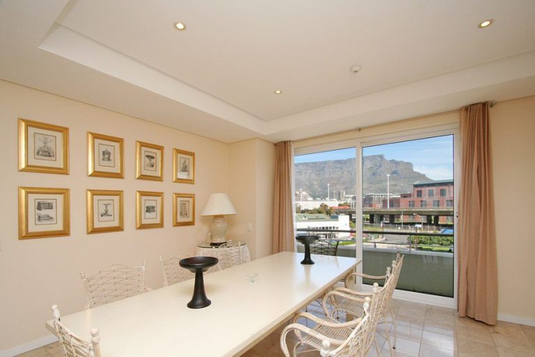Photo 7 of Carradale 601 accommodation in V&A Waterfront, Cape Town with 2 bedrooms and 2 bathrooms