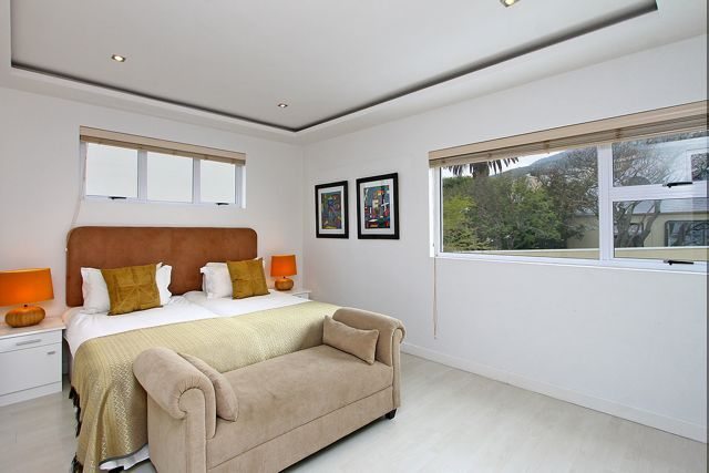 Photo 10 of Casa Bianca accommodation in Camps Bay, Cape Town with 4 bedrooms and 4 bathrooms