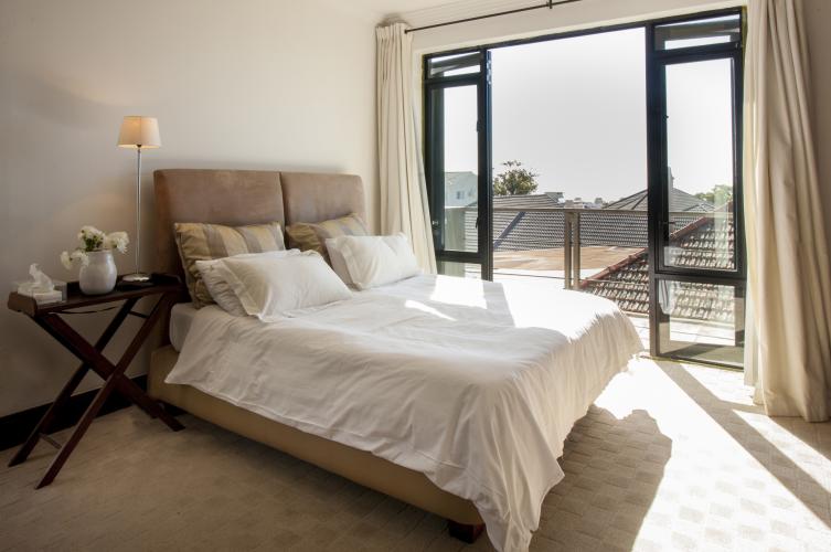 Photo 1 of Casa Fresnaye accommodation in Fresnaye, Cape Town with 3 bedrooms and 2 bathrooms
