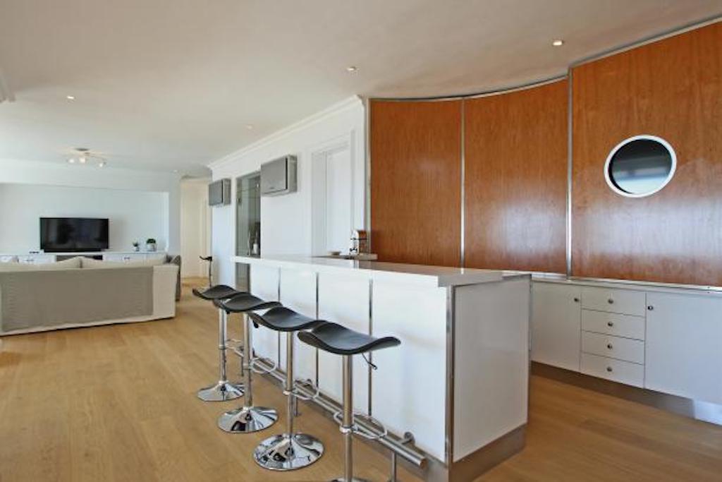 Photo 11 of Casa Giannasi accommodation in Camps Bay, Cape Town with 4 bedrooms and 4 bathrooms