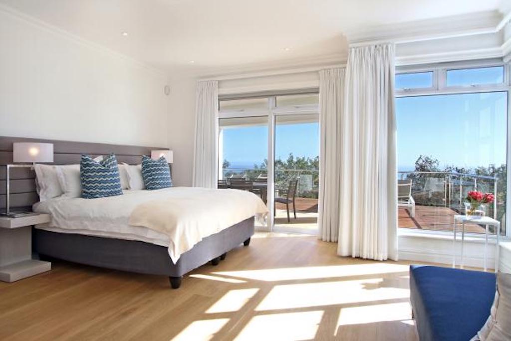 Photo 19 of Casa Giannasi accommodation in Camps Bay, Cape Town with 4 bedrooms and 4 bathrooms