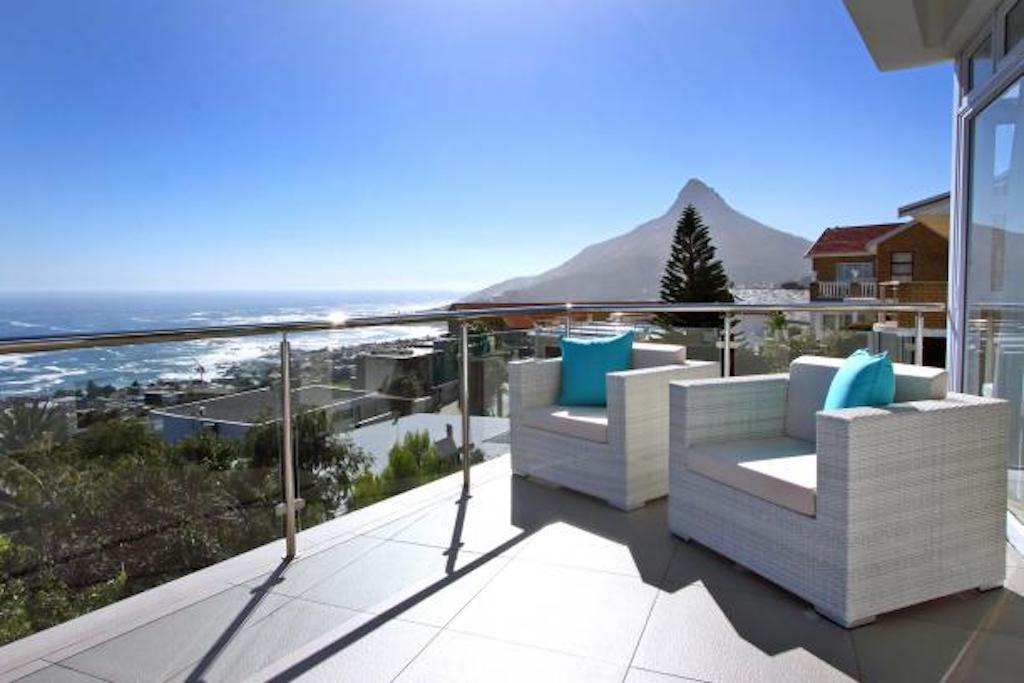 Photo 3 of Casa Giannasi accommodation in Camps Bay, Cape Town with 4 bedrooms and 4 bathrooms
