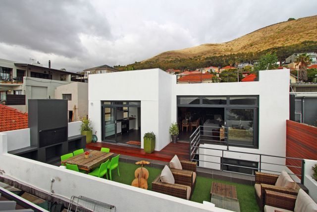 Photo 14 of Casa Joubert accommodation in Green Point, Cape Town with 2 bedrooms and 2 bathrooms