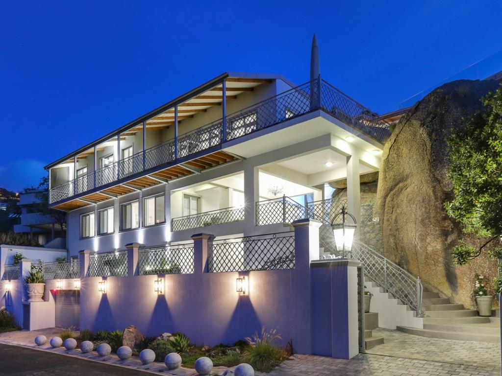 Photo 15 of Castle Rock Villa accommodation in Llandudno, Cape Town with 6 bedrooms and 6 bathrooms
