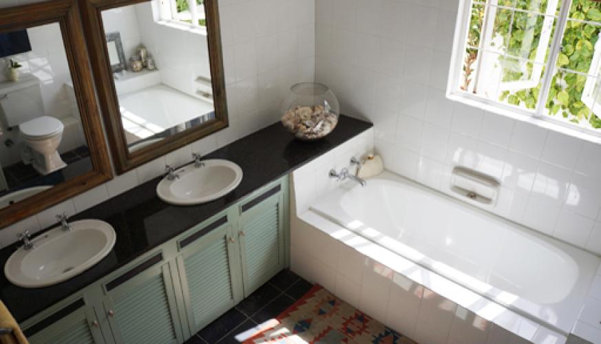 Photo 5 of Central Drive 19 accommodation in Camps Bay, Cape Town with 3 bedrooms and 2 bathrooms