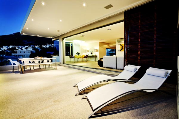 Photo 3 of Central Drive Camps Bay accommodation in Camps Bay, Cape Town with 3 bedrooms and 3 bathrooms