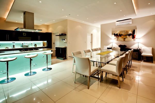 Photo 2 of Central Drive Villa accommodation in Camps Bay, Cape Town with 5 bedrooms and 5 bathrooms