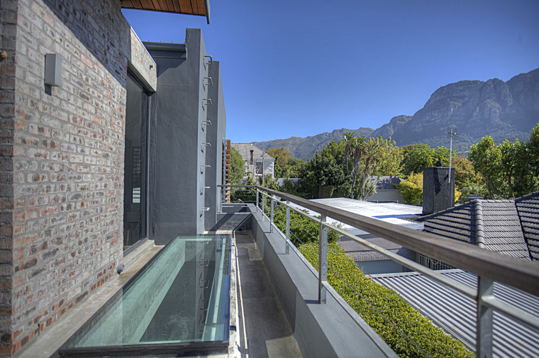 Photo 12 of Chamberlain Villa accommodation in Claremont, Cape Town with 4 bedrooms and 3 bathrooms