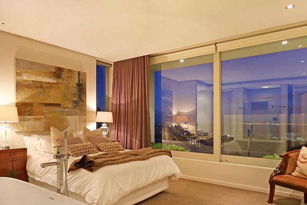 Photo 19 of Chepstow Road Villa accommodation in Green Point, Cape Town with 5 bedrooms and 4 bathrooms