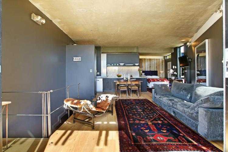 Photo 8 of Chic Views accommodation in City Centre, Cape Town with 1 bedrooms and 1 bathrooms