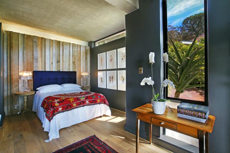 Photo 10 of Chic Views accommodation in City Centre, Cape Town with 1 bedrooms and 1 bathrooms