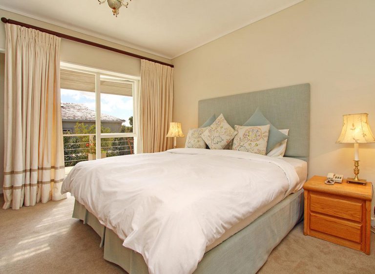 Photo 2 of Claremont Villa accommodation in Claremont, Cape Town with 4 bedrooms and 4 bathrooms