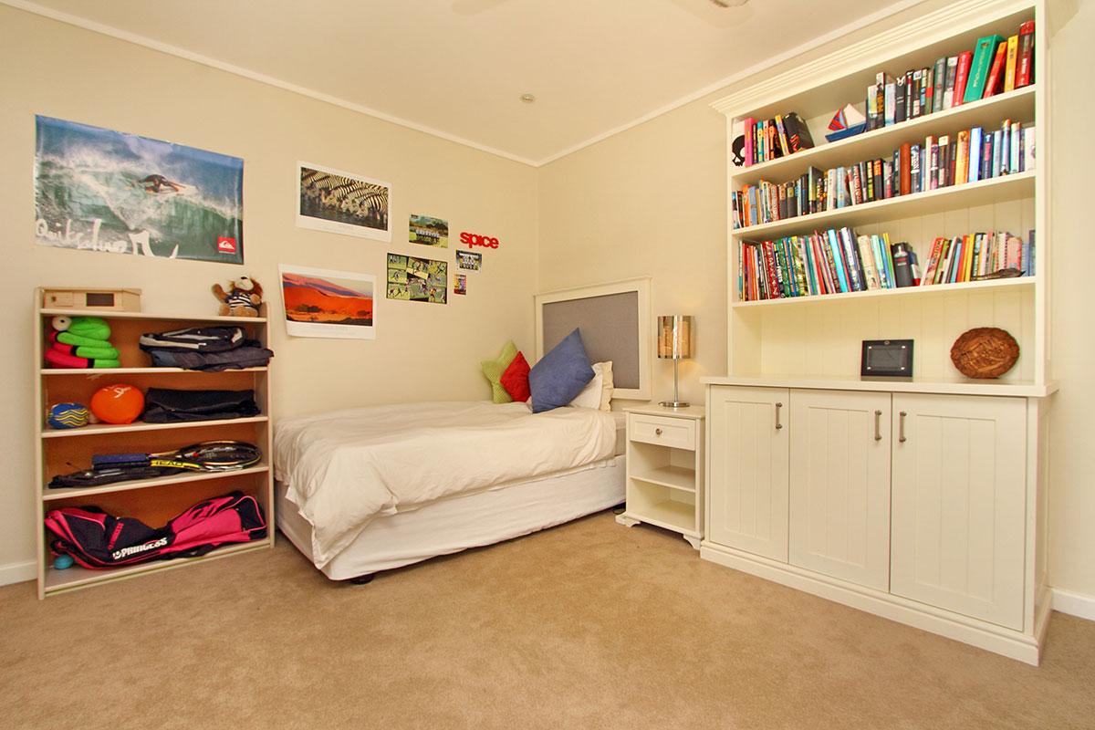 Photo 3 of Claremont Villa accommodation in Claremont, Cape Town with 4 bedrooms and 4 bathrooms