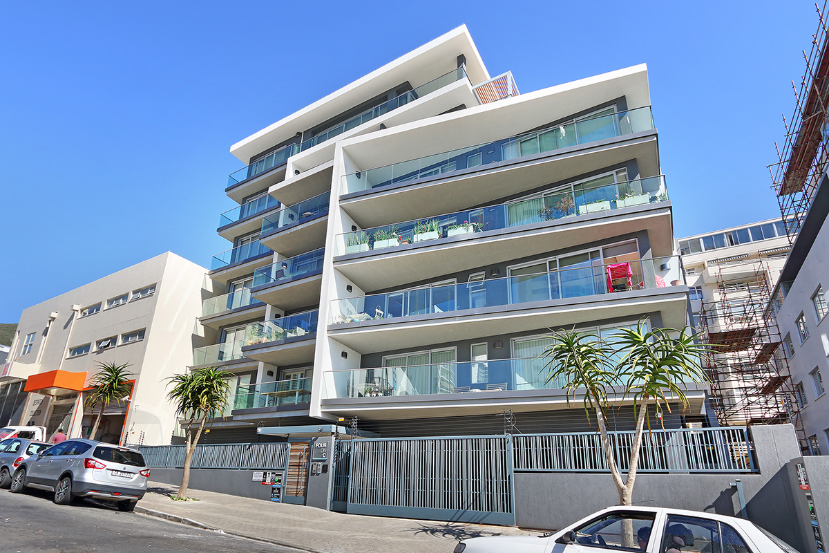 Photo 11 of Clarens Apartment accommodation in Sea Point, Cape Town with 3 bedrooms and 3 bathrooms