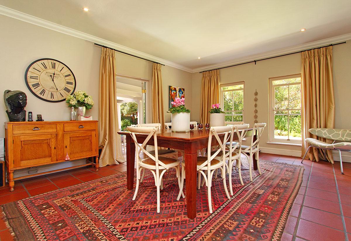 Photo 13 of Constantia Airlie accommodation in Constantia, Cape Town with 4 bedrooms and 3 bathrooms