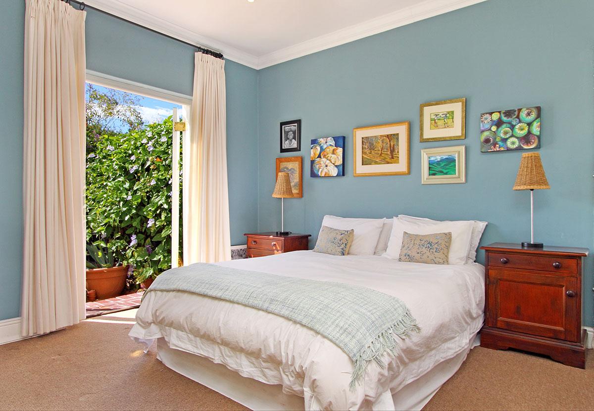 Photo 15 of Constantia Airlie accommodation in Constantia, Cape Town with 4 bedrooms and 3 bathrooms