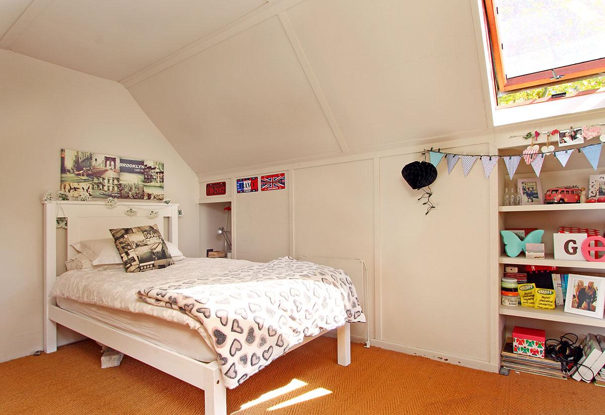 Photo 3 of Constantia Airlie accommodation in Constantia, Cape Town with 4 bedrooms and 3 bathrooms