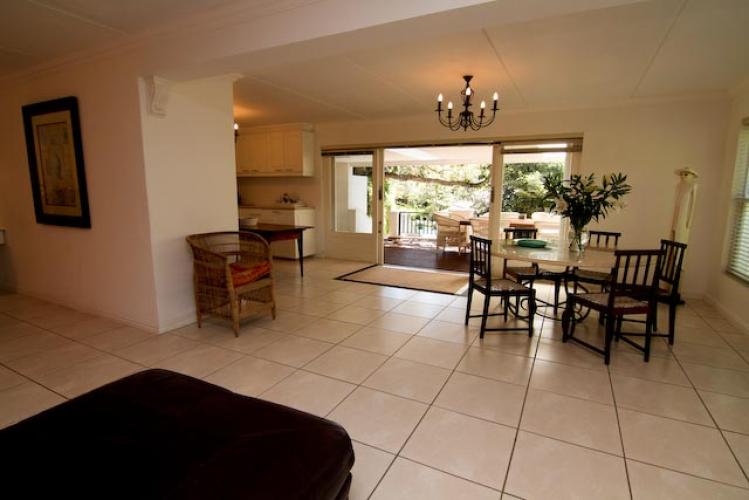 Photo 6 of Constantia Alphen Views accommodation in Constantia, Cape Town with 4 bedrooms and 4 bathrooms