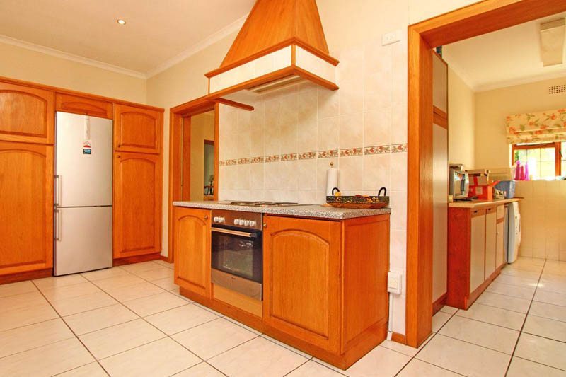 Photo 16 of Constantia Danbury Cross accommodation in Constantia, Cape Town with 4 bedrooms and 3 bathrooms
