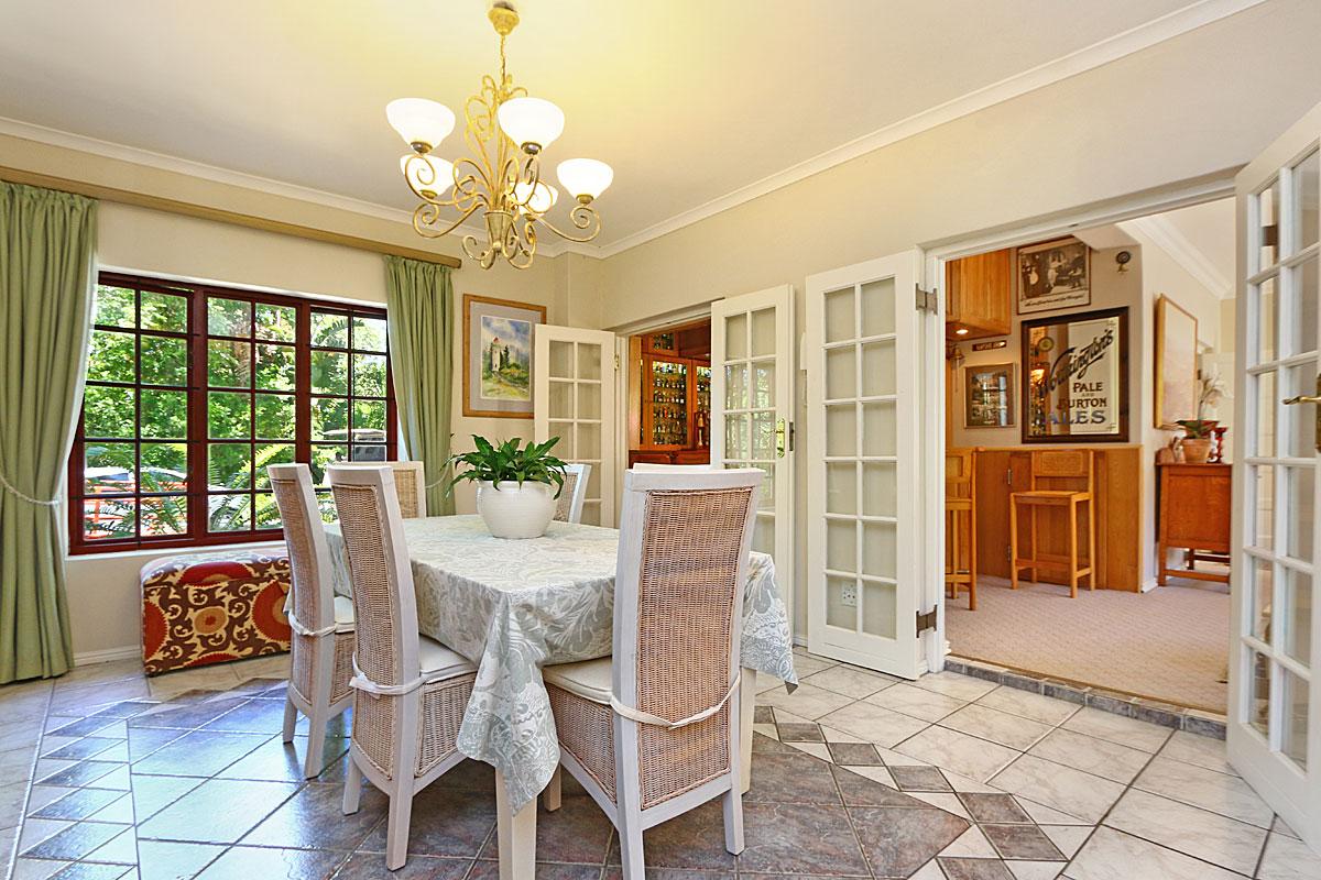 Photo 14 of Constantia Hampshire accommodation in Constantia, Cape Town with 7 bedrooms and 8.5 bathrooms
