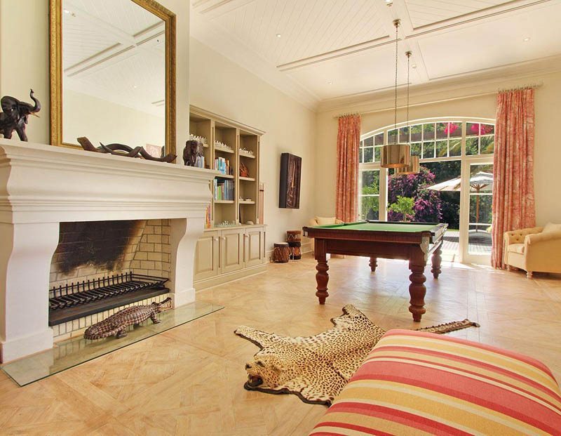 Photo 8 of Constantia Heights Villa accommodation in Constantia, Cape Town with 7 bedrooms and 7 bathrooms