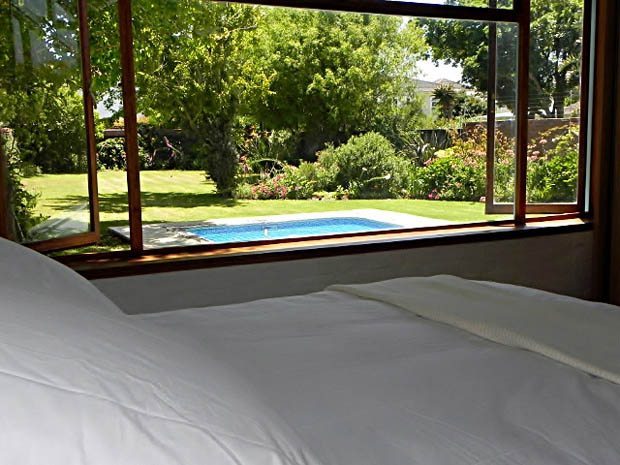Photo 2 of Constantia Hills accommodation in Constantia, Cape Town with 4 bedrooms and 2 bathrooms