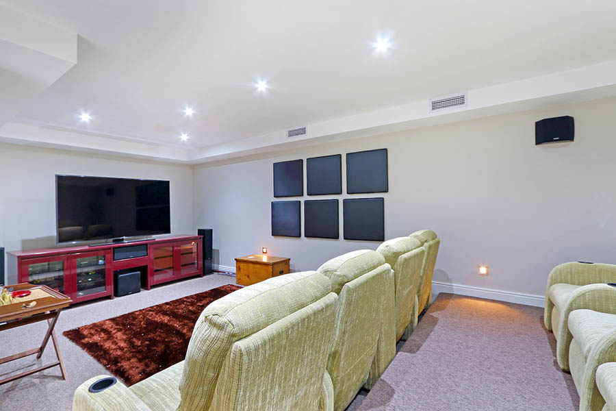 Photo 8 of Constantia Holiday Home accommodation in Constantia, Cape Town with 3 bedrooms and 3 bathrooms