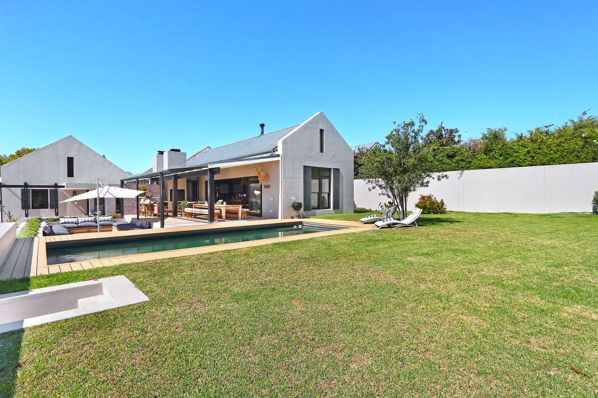 Photo 31 of Constantia Modern Villa accommodation in Constantia, Cape Town with 5 bedrooms and 6 bathrooms