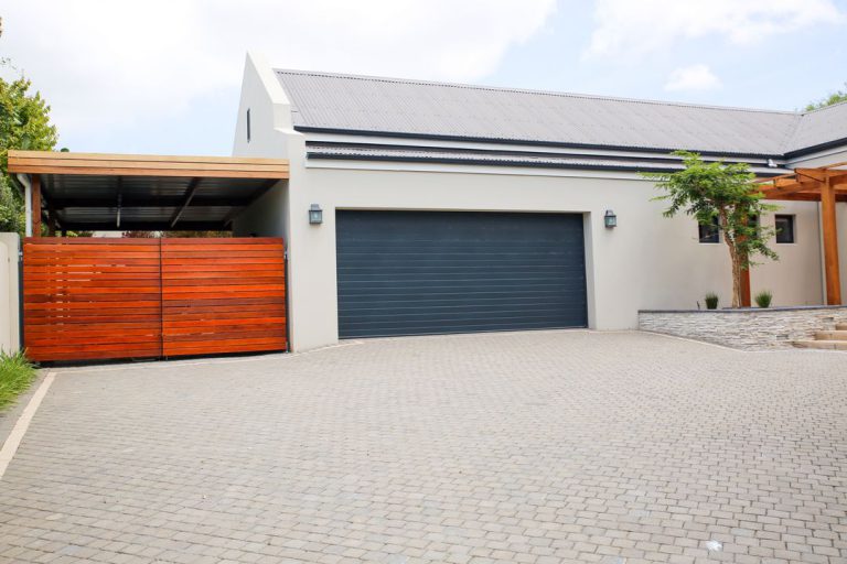 Photo 5 of Constantia Nadia Villa accommodation in Constantia, Cape Town with 4 bedrooms and 4 bathrooms