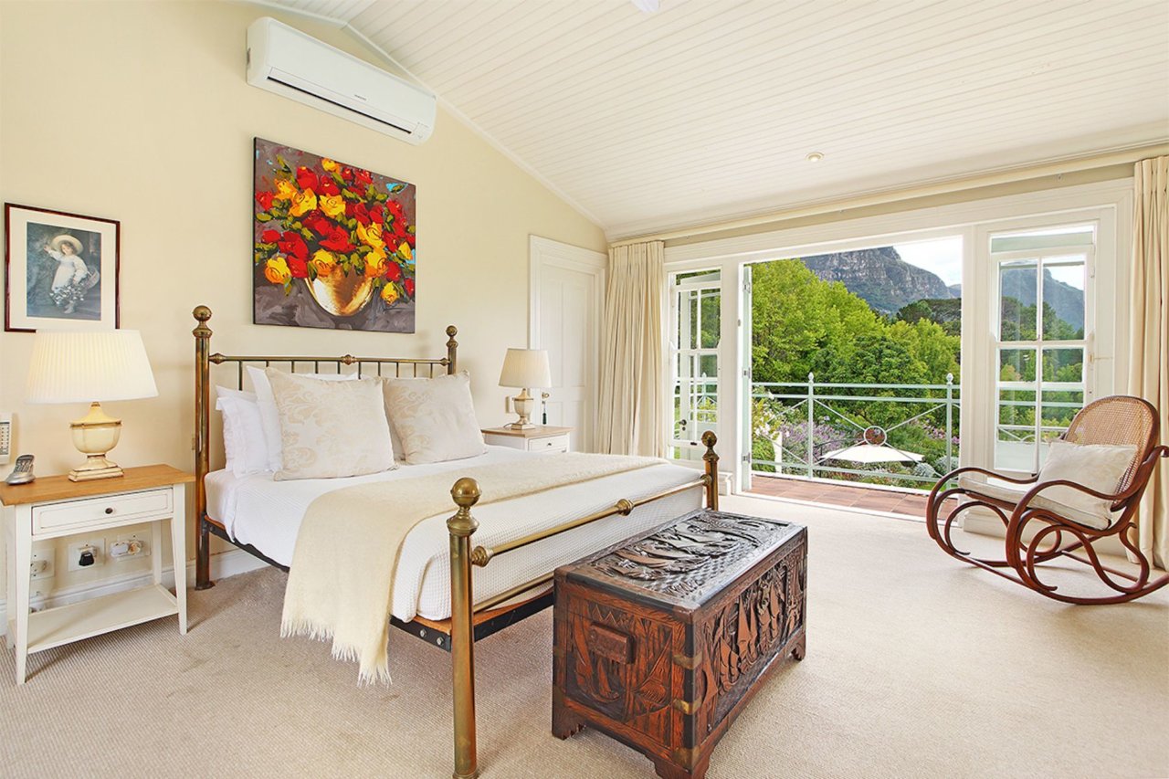 Photo 3 of Constantia Outlook accommodation in Constantia, Cape Town with 6 bedrooms and 6 bathrooms