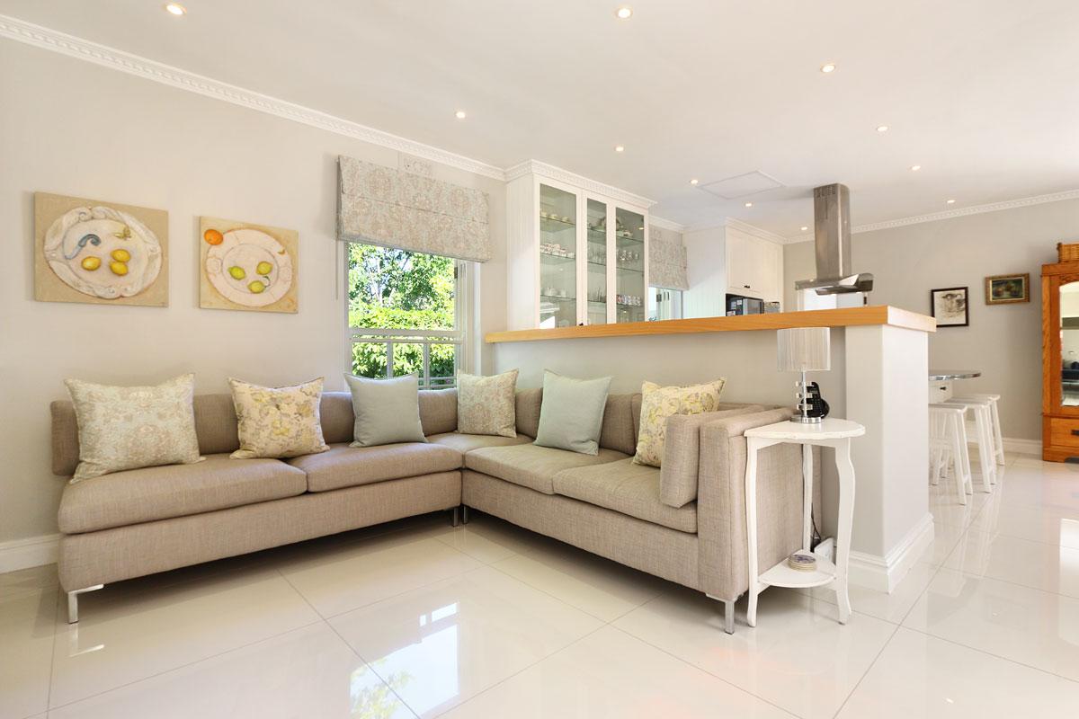 Photo 12 of Constantia Sunkissed Villa accommodation in Constantia, Cape Town with 5 bedrooms and 4 bathrooms