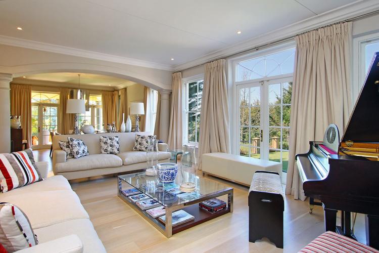 Photo 14 of Constantia Views accommodation in Constantia, Cape Town with 4 bedrooms and 3 bathrooms