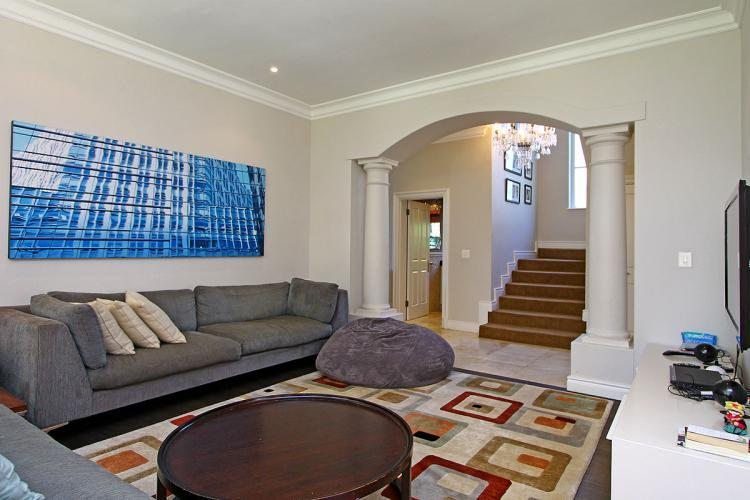 Photo 7 of Constantia Views accommodation in Constantia, Cape Town with 4 bedrooms and 3 bathrooms
