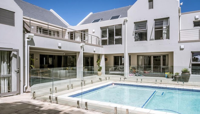 Photo 13 of Constantia Villa accommodation in Constantia, Cape Town with 6 bedrooms and 5 bathrooms