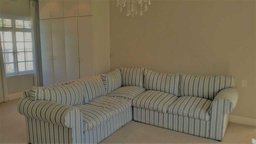 Photo 6 of Constantia Vista accommodation in Constantia, Cape Town with 5 bedrooms and 4 bathrooms