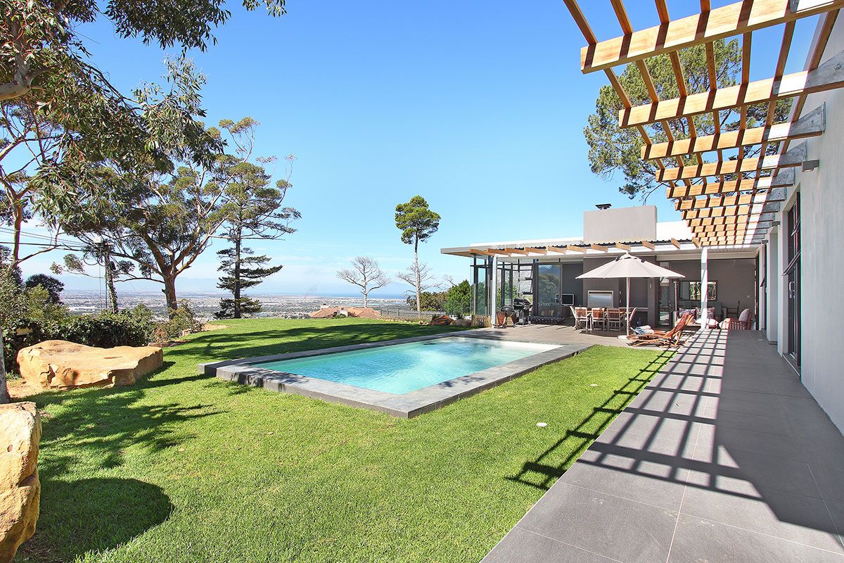 Photo 14 of Constantia Zwaanswyk Villa accommodation in Constantia, Cape Town with 5 bedrooms and 5 bathrooms