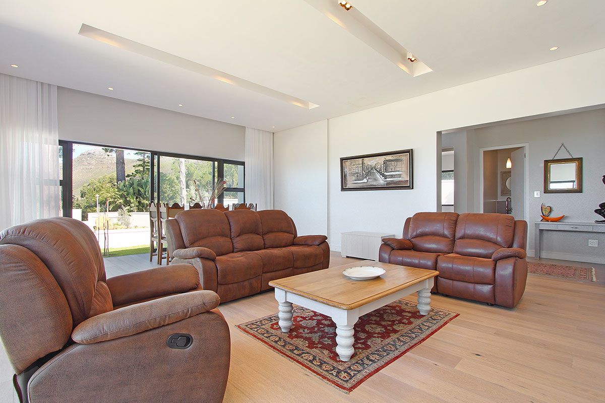 Photo 20 of Constantia Zwaanswyk Villa accommodation in Constantia, Cape Town with 5 bedrooms and 5 bathrooms