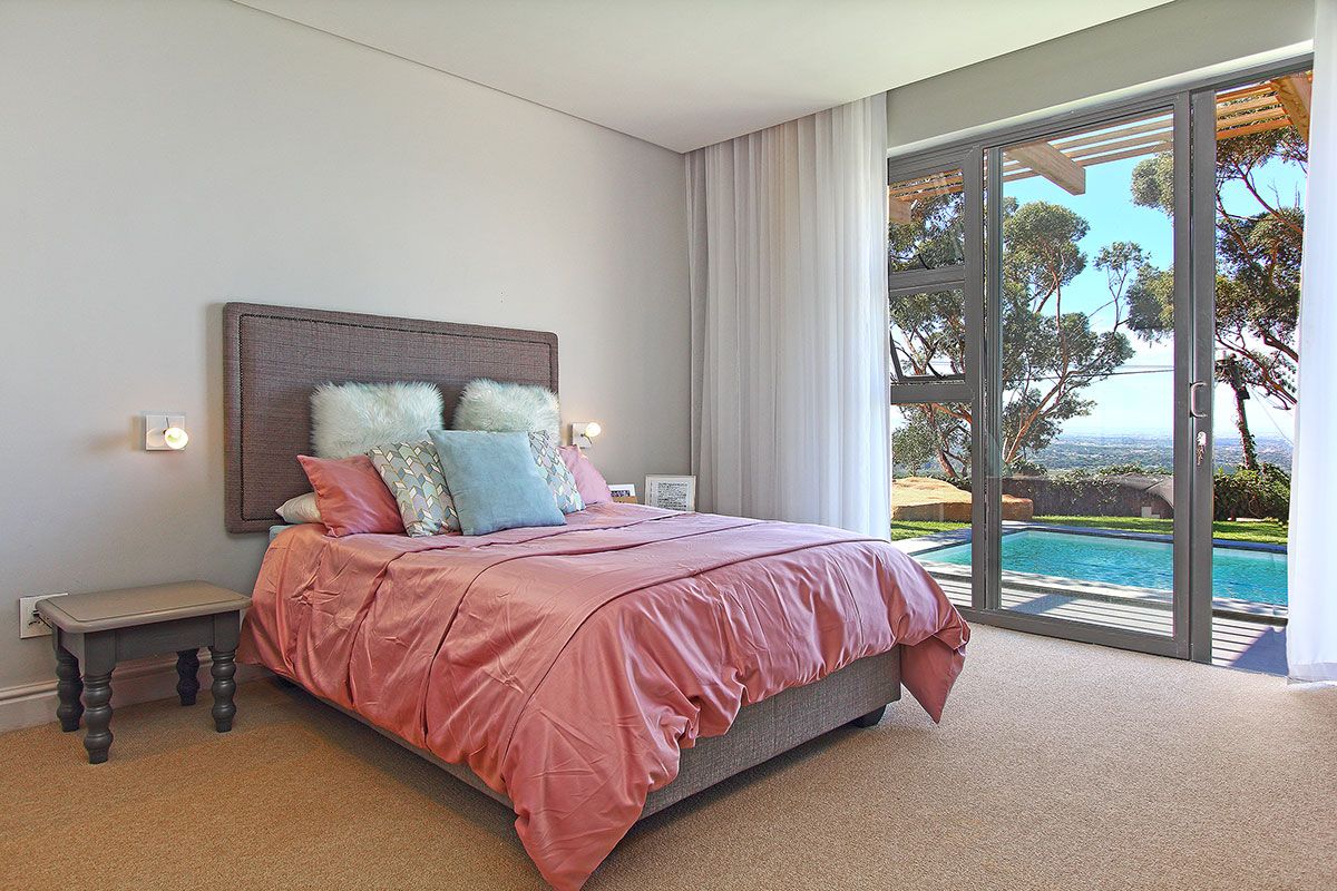 Photo 7 of Constantia Zwaanswyk Villa accommodation in Constantia, Cape Town with 5 bedrooms and 5 bathrooms