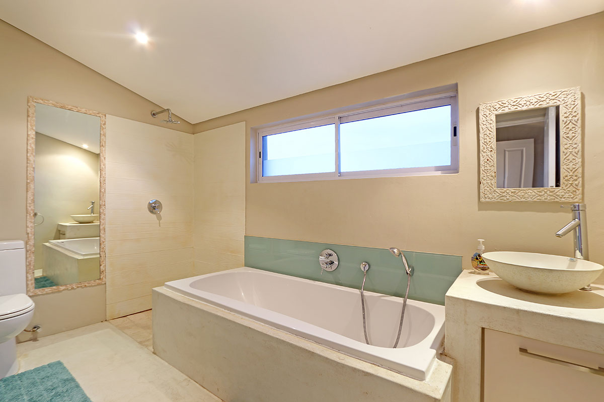 Photo 2 of Cowrie Villa 5 accommodation in Sunset Beach, Cape Town with 4 bedrooms and 3 bathrooms