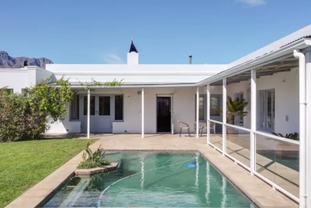 Photo 8 of Dana House Hout Bay accommodation in Hout Bay, Cape Town with 4 bedrooms and 4 bathrooms