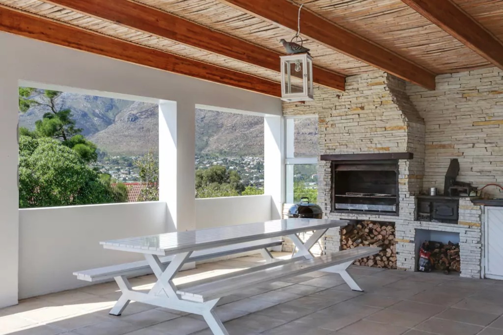 Photo 10 of Dana House Hout Bay accommodation in Hout Bay, Cape Town with 4 bedrooms and 4 bathrooms