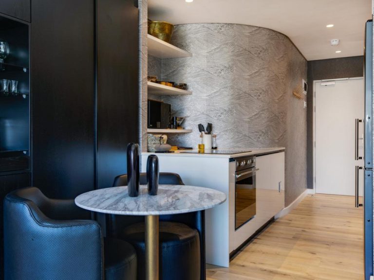 Photo 14 of Danbury Apartment accommodation in City Centre, Cape Town with 1 bedrooms and 1 bathrooms