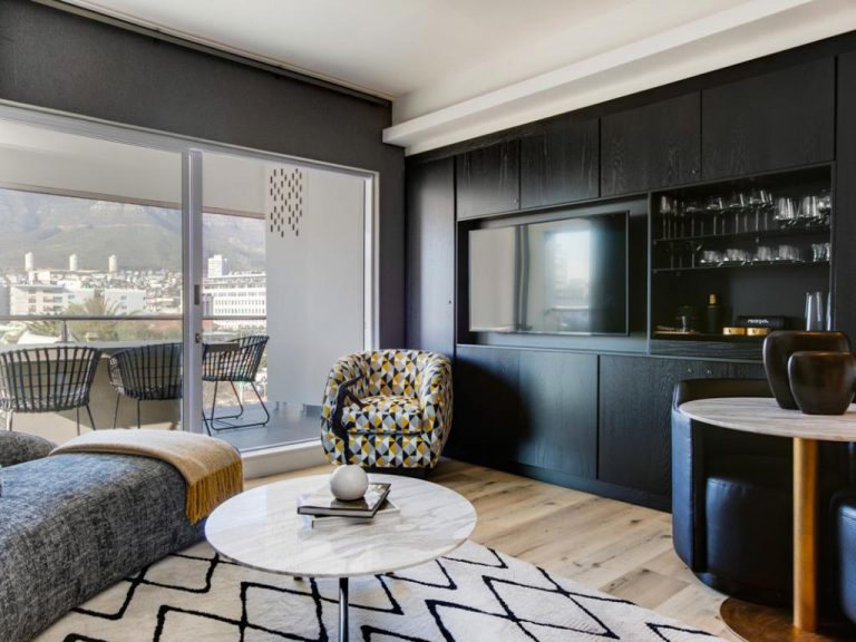 Photo 17 of Danbury Apartment accommodation in City Centre, Cape Town with 1 bedrooms and 1 bathrooms
