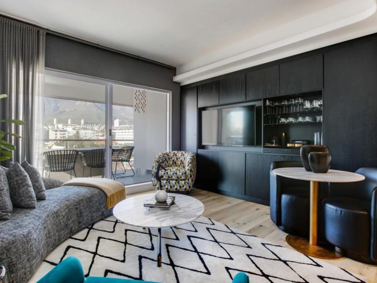 Photo 19 of Danbury Apartment accommodation in City Centre, Cape Town with 1 bedrooms and 1 bathrooms