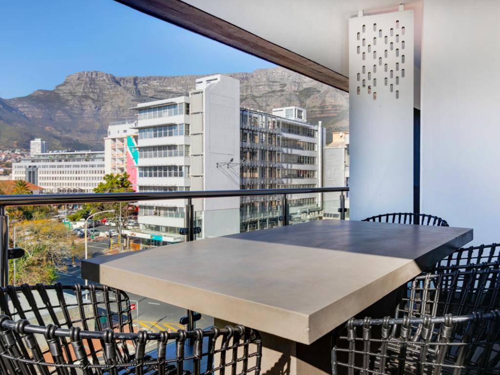Photo 9 of Danbury Apartment accommodation in City Centre, Cape Town with 1 bedrooms and 1 bathrooms