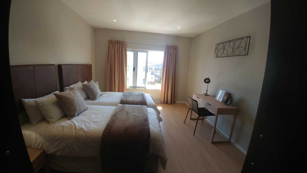 Photo 13 of Daxon Views accommodation in Green Point, Cape Town with 2 bedrooms and 2 bathrooms